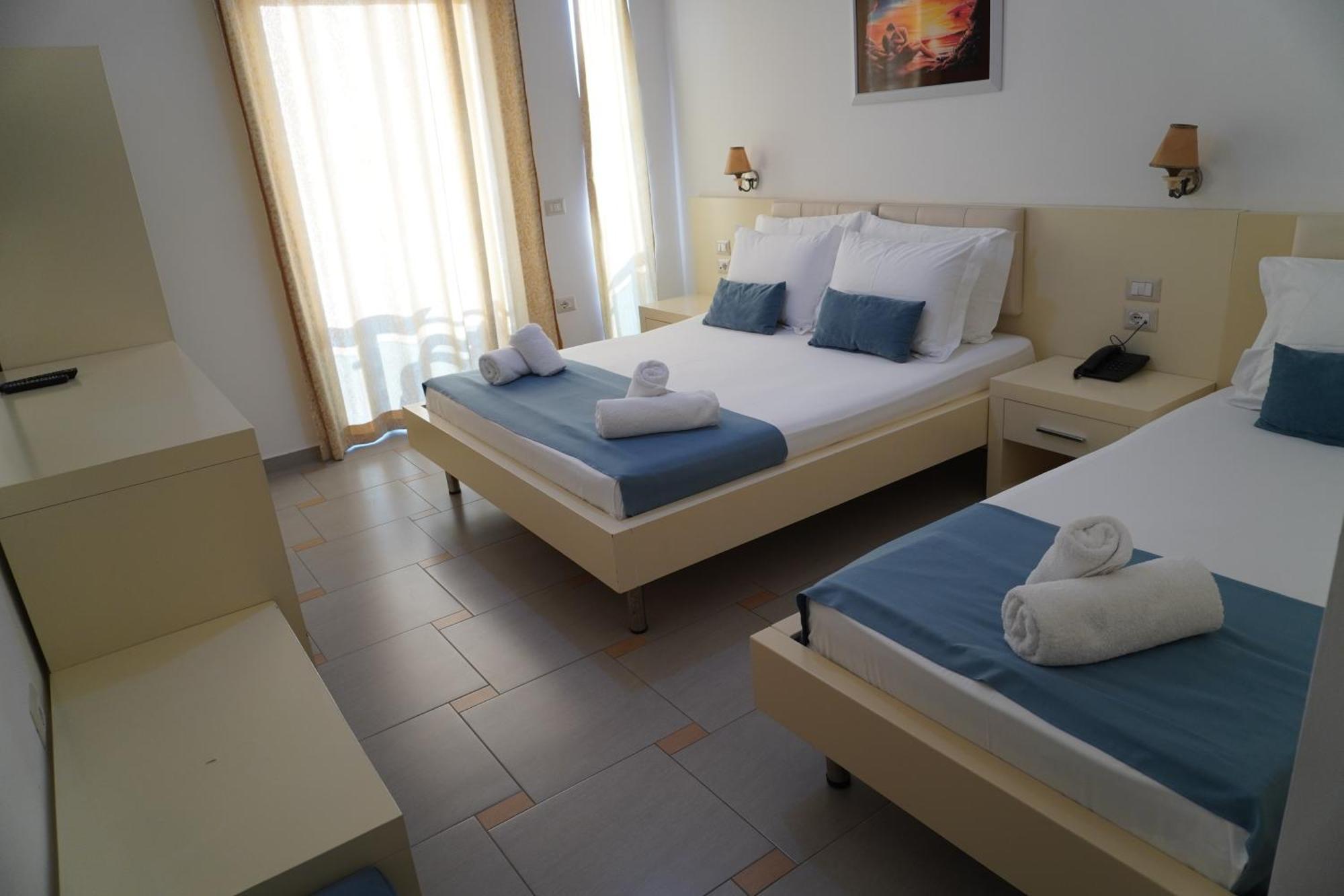 Hotel Agel Саранде Екстериор снимка