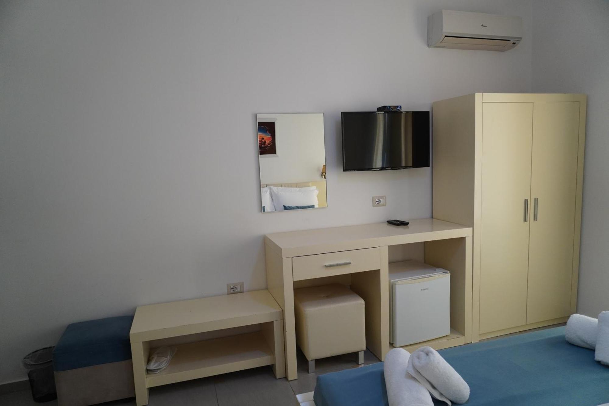 Hotel Agel Саранде Екстериор снимка